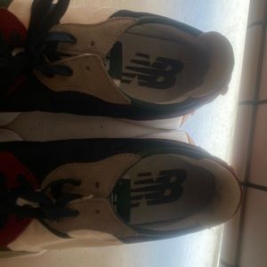 New Balance 327